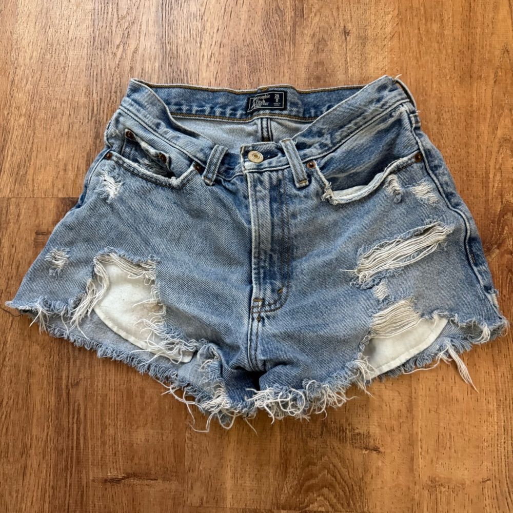 Abercrombie and Fitch Annie High Rise Shorts 25/0